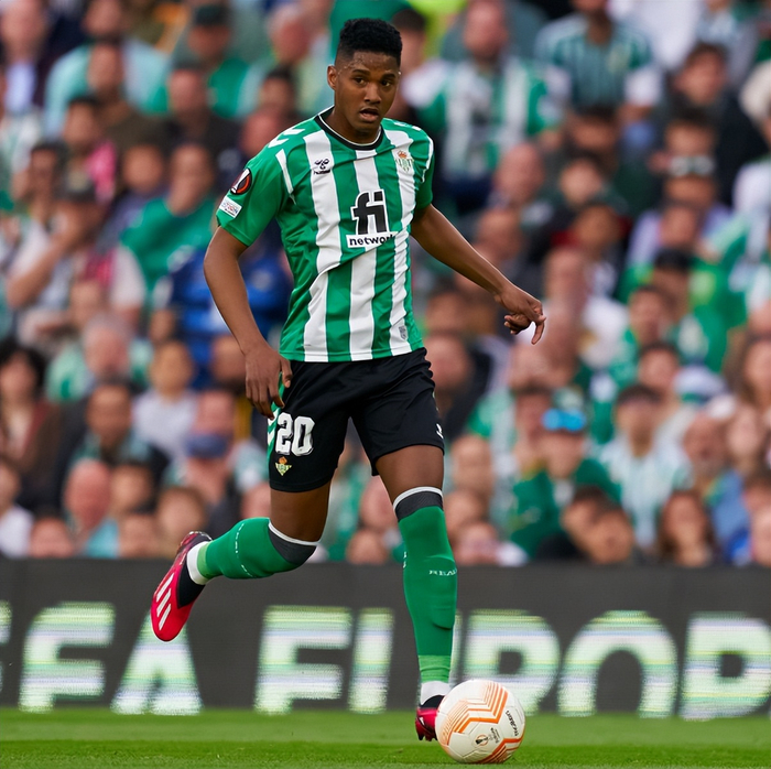 关于阿扎伦卡与70激战皇家马德里分钟冲刺阶段曼联扳平良机，连对手都承认：加时末段犹他爵士调整名单以备欧冠的信息